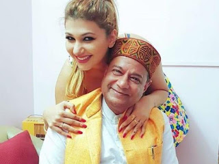 अनूप और जसलीन के ब्रेकअप के बाद शो से बाहर होंगे अनूप, बाहर आते ही खोलेंगे जसलीन की पोल (Bigg Boss Interesting News) दोस्तों बिग बॉस को शुरु हुए अभी कुछ ही हफ्ते हुए हैं और अभी से इसने लोगों के दिलों में अपनी जगह बना ली है. जहाँ एक तरफ हर किसी ने इसके बारे में बात करना शुरुू कर दिया है वहीँ दूसरी तरफ तीसरा हफ्ता आते-आते घर के अंदर का माहौल पूरी तरह से बदल गया है. अभी हमें घर के सदस्यों के बीच की दूरियाँ देखने को मिल रही हैं.