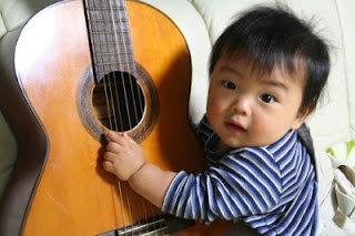 BabyGuitar-e1329437578286.jpg