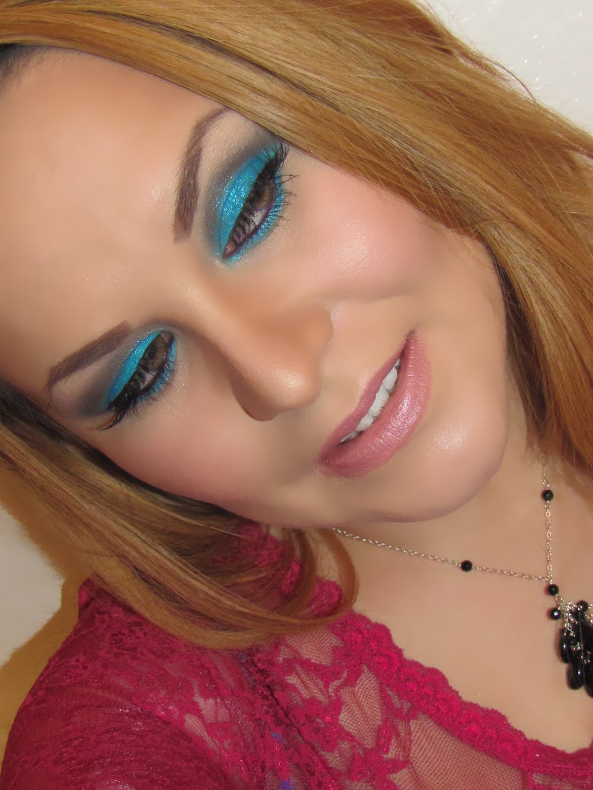 Makeup With Blue Eyes & Light Pink Lips