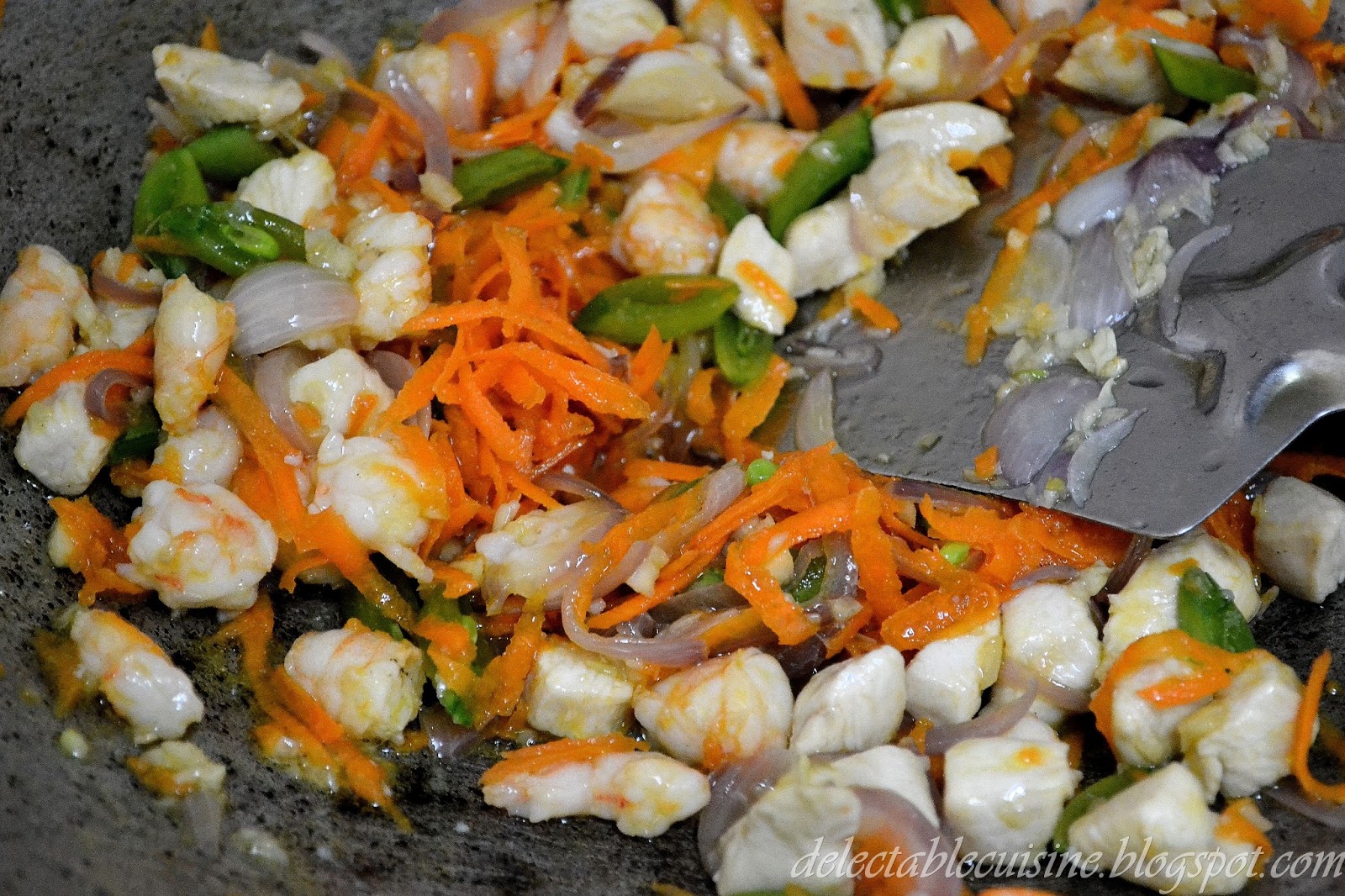 DELECTABLE CUISINE Fried Egg Noodles (Yee Mee Goreng)