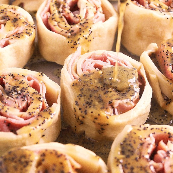 BAKED HAM AND CHEESE ROLLUPS #dinner #appetizer BAKED HAM AND CHEESE ROLLUPS #dinner #appetizer