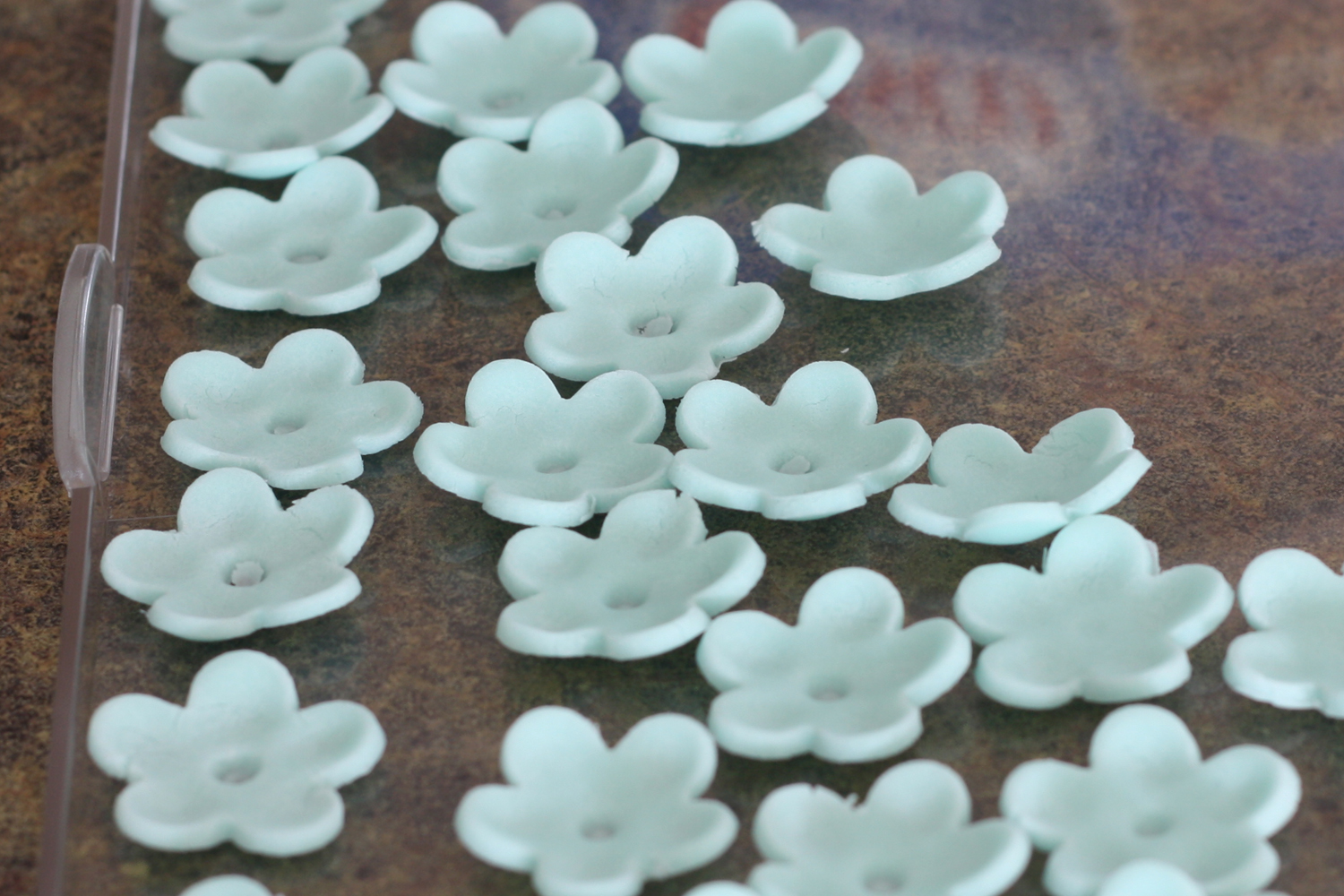 That Winsome Girl DIY Gum Paste Flowers Tutorial