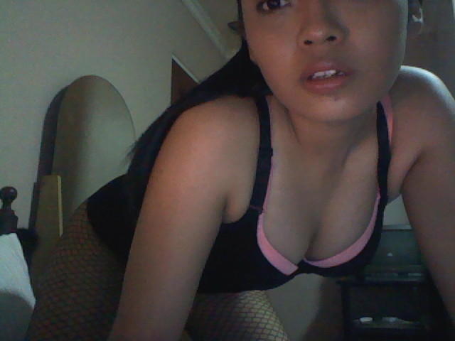 Really Beautiful And Super Cute Filipina Girl S Naked Camwhoring Self Photos Leaked 390pix