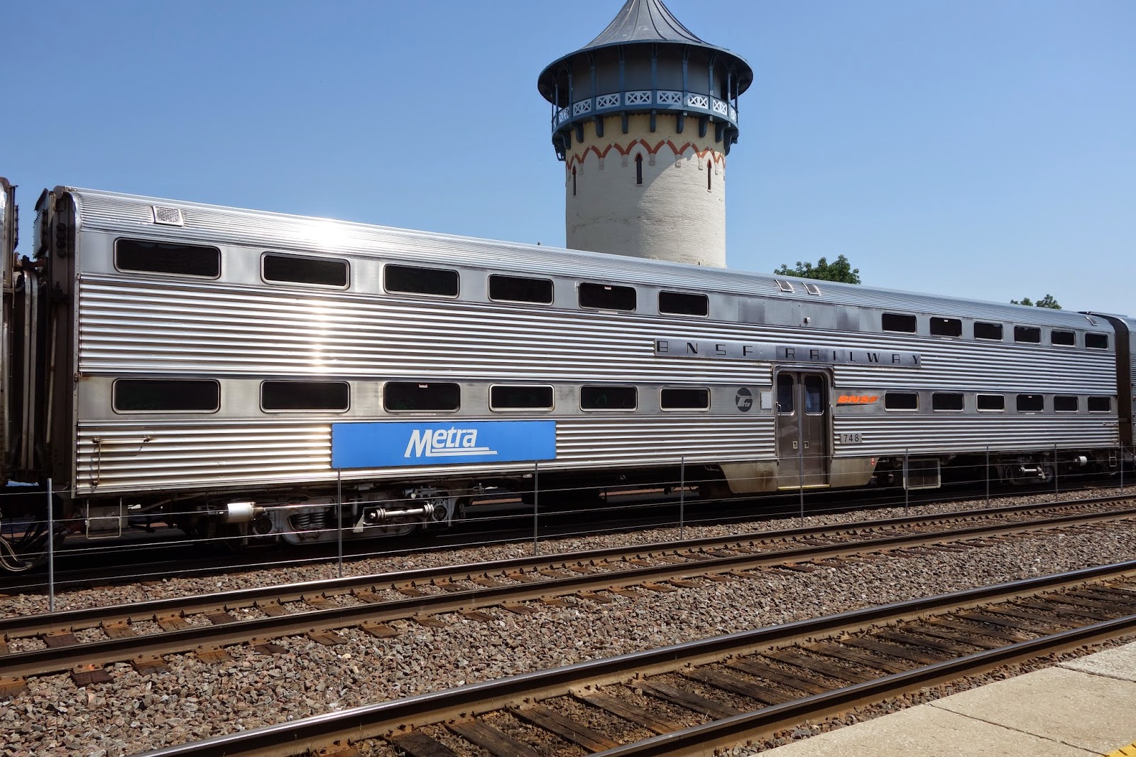 Two For 66: Road Trip - Metra commuter trains in Riverside