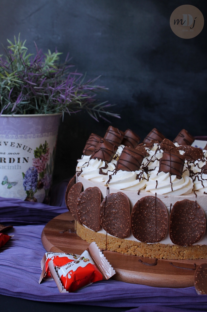 Cheesecake de Kinder Chocolate y Kinder Bueno (sin horno) [Mis Dulces Joyas / blog de repostería