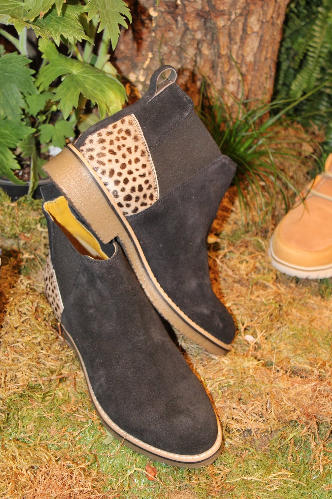 white stuff leah chelsea boot