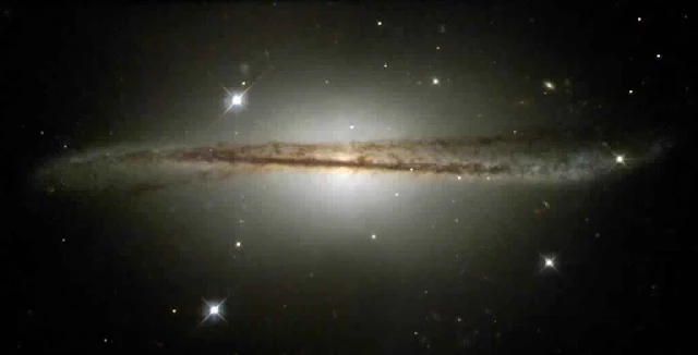 المجرة الحلزونية الملتوية