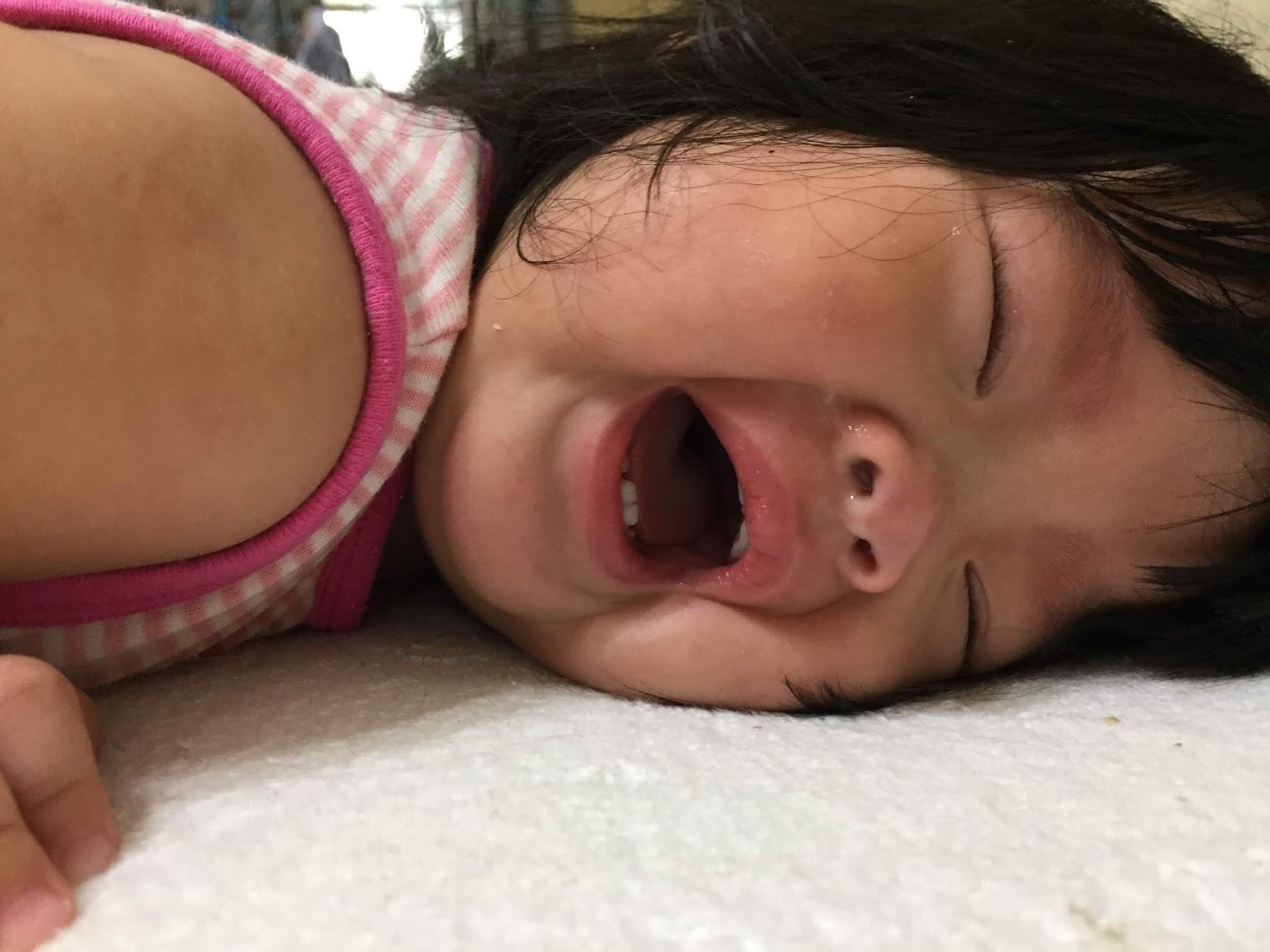 輔導組﹞孩子情緒崩潰哭了兩個小時，該怎麼辦??｜狄思night | 媽咪拜MamiBuy