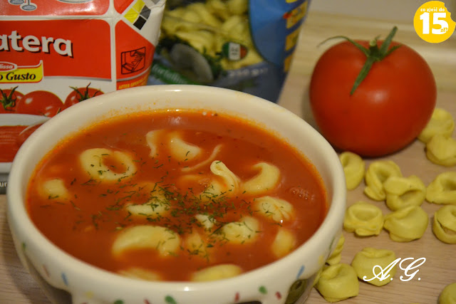 Zupa pomidorowa z Tortellini, pomidorowa z makaronem, zupa z pomidora, pomidorowa na rosole, domowa pomidorowa