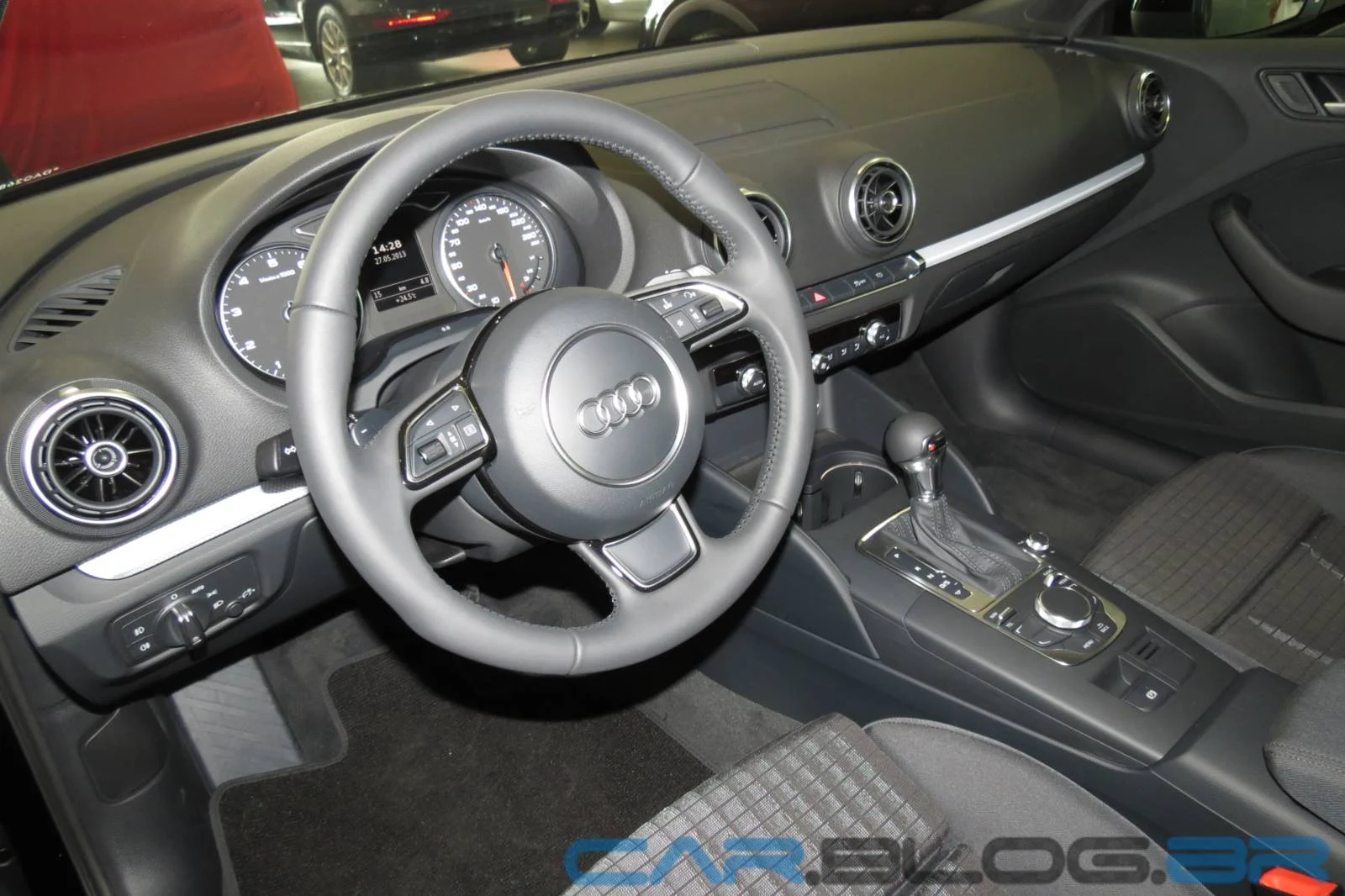 Novo Audi A3 Sport 2014 - interior