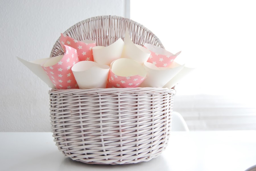 Cesta de chuches dulce para celebraciones