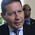 Até Mourão, presidente em exercício, diz que Lula tem direito a sair da prisão
