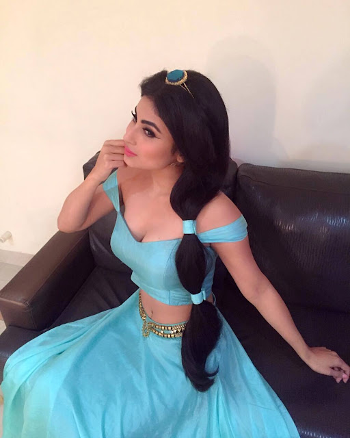 Mouni Roy jasmine alladin