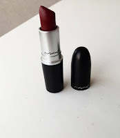 5 MUST HAVE προΐόντα από MAC Mac products every woman should own