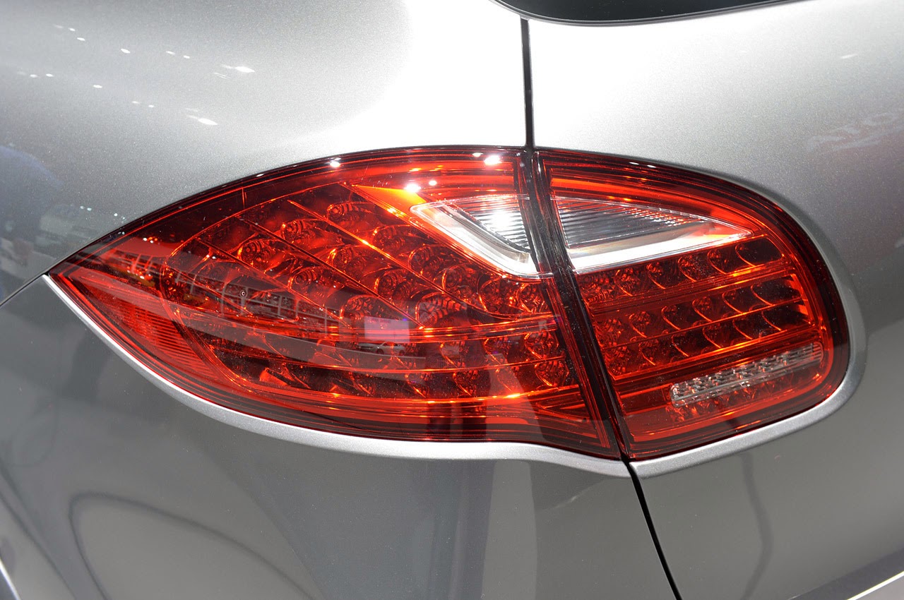 2014 Porsche Cayenne Platinum Edition: Detroit 2014 Photos - Latest