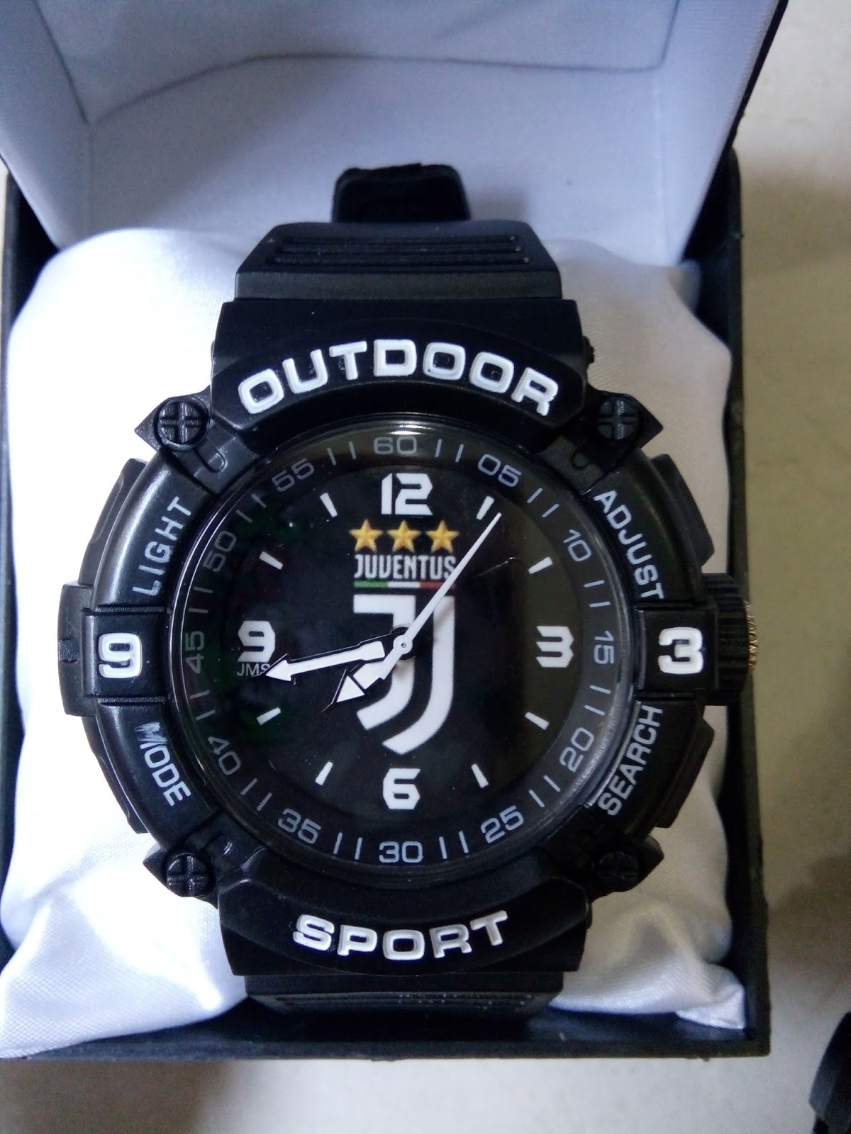 jam tangan persija jms inilah beberapa contoh jam tangan bola yang kamipunya kami juga menerima pesanan jam tangan logo sendiri club perushaan atau pun komonitas anda dengan
