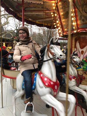 Dorothea auf dem historischen Karussell in Baden-Baden/ Christkindelsmarkt 2018 Dorothea auf dem historischen Karussell in Baden-Baden/ Christkindelsmarkt 2018