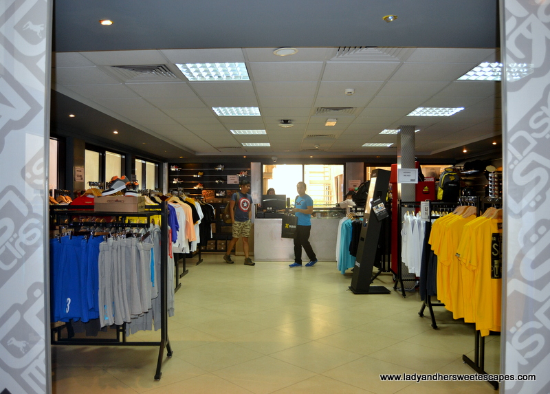 Skydive Dubai Extreme Adventure over The Palm Lady & her Sweet Escapes