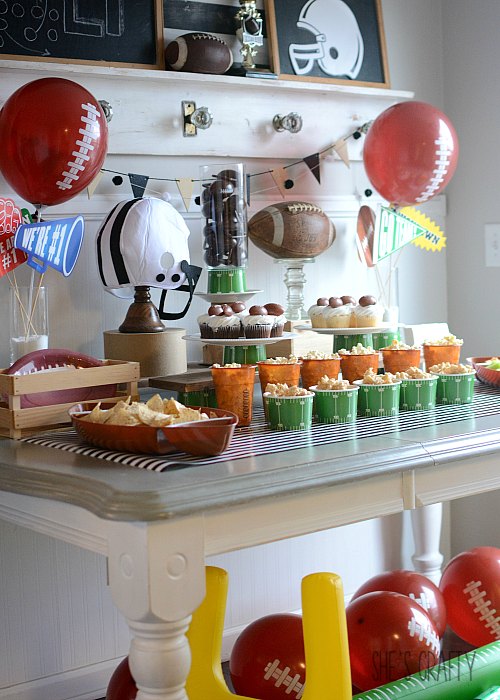 How to throw a Superbowl Party, party decorations, football decorations