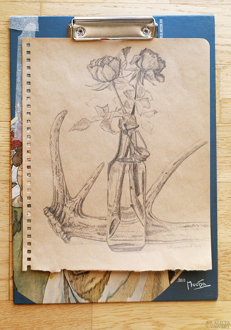 Antler and rose drawing by Alicia Sivertsson. aliciasivert alicia sivert sivertsson antler antlers horn hjorthorn flaska bottle ros rosor roses drawing teckning sketch skiss konst art artist teckningar drawings blyerts