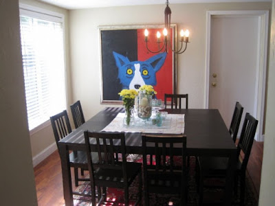 Ideas to put a large dining table in a small room