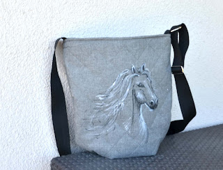 torebka z namalowanym koniem szara pikówka koń konik pikówka