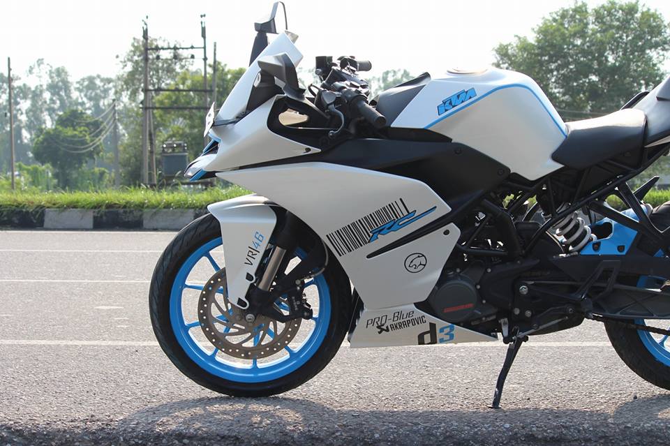 ktm rc 200 white black
