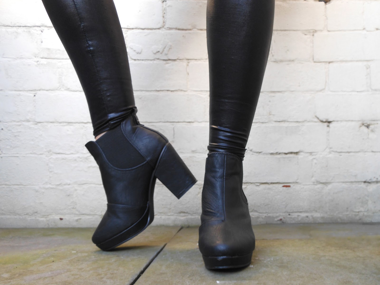 heeled chelsea boot