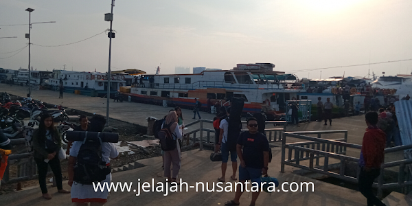 Kondisi di dalam Dermaga Kaliadem di Open Trip Pulau Pramuka paket wisata open trip 2 hari 1 malam murah pulau pramuka
