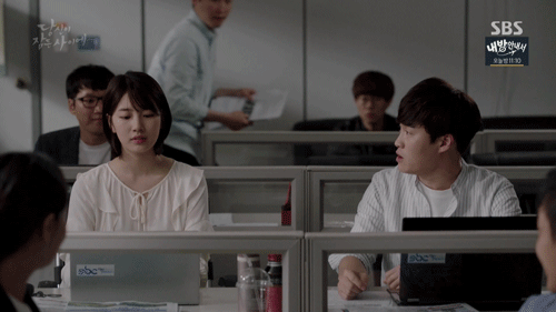 [당잠사] 꼰대 남자 선배들한테도 할 말 다하며 일하는 짱멋 여주인공 | 인스티즈