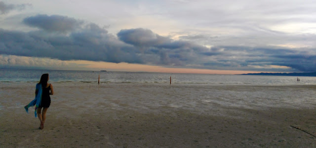 Siquijor Travel on a budget 2016 beautiful beach picture in the morning
