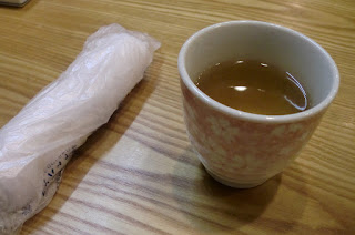 手打ちそば「おおつか」お茶とおしぼり 手打ちそば「おおつか」お茶とおしぼり