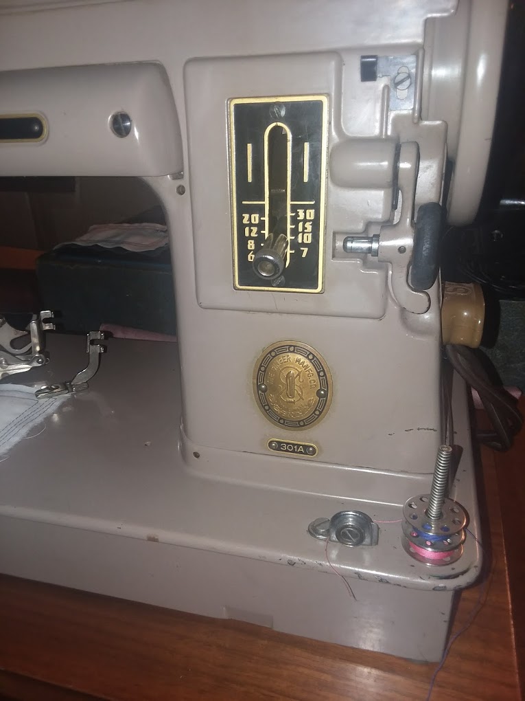 Singer Sewing Machine 301A Thread Take Up Lever & Screws 