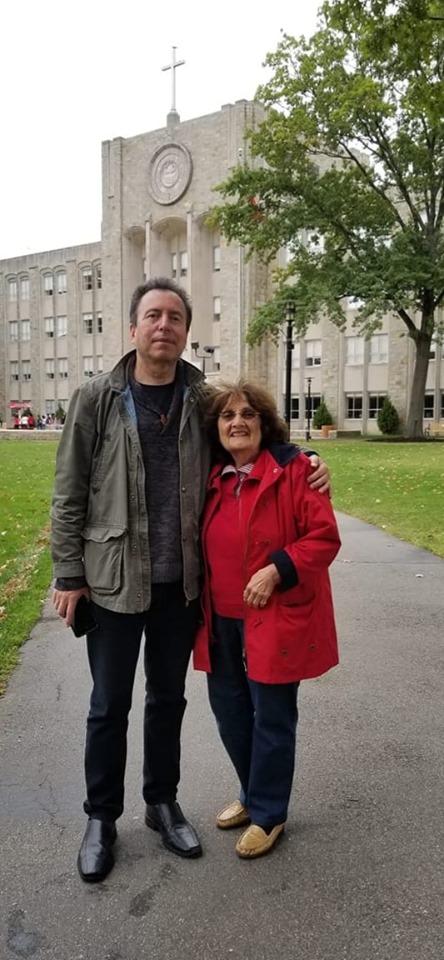 Con la amiga de Gabriela Mistral, la académica Marie- Lise Gazarian en la St. John's University.