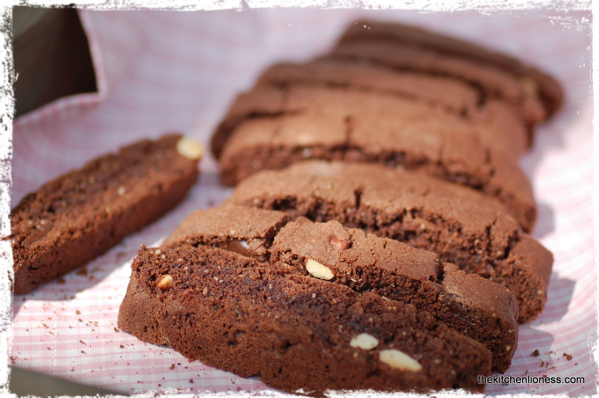 The Kitchen Lioness: Chocolate Almond Biscotti - Schokoladen Mandel ...