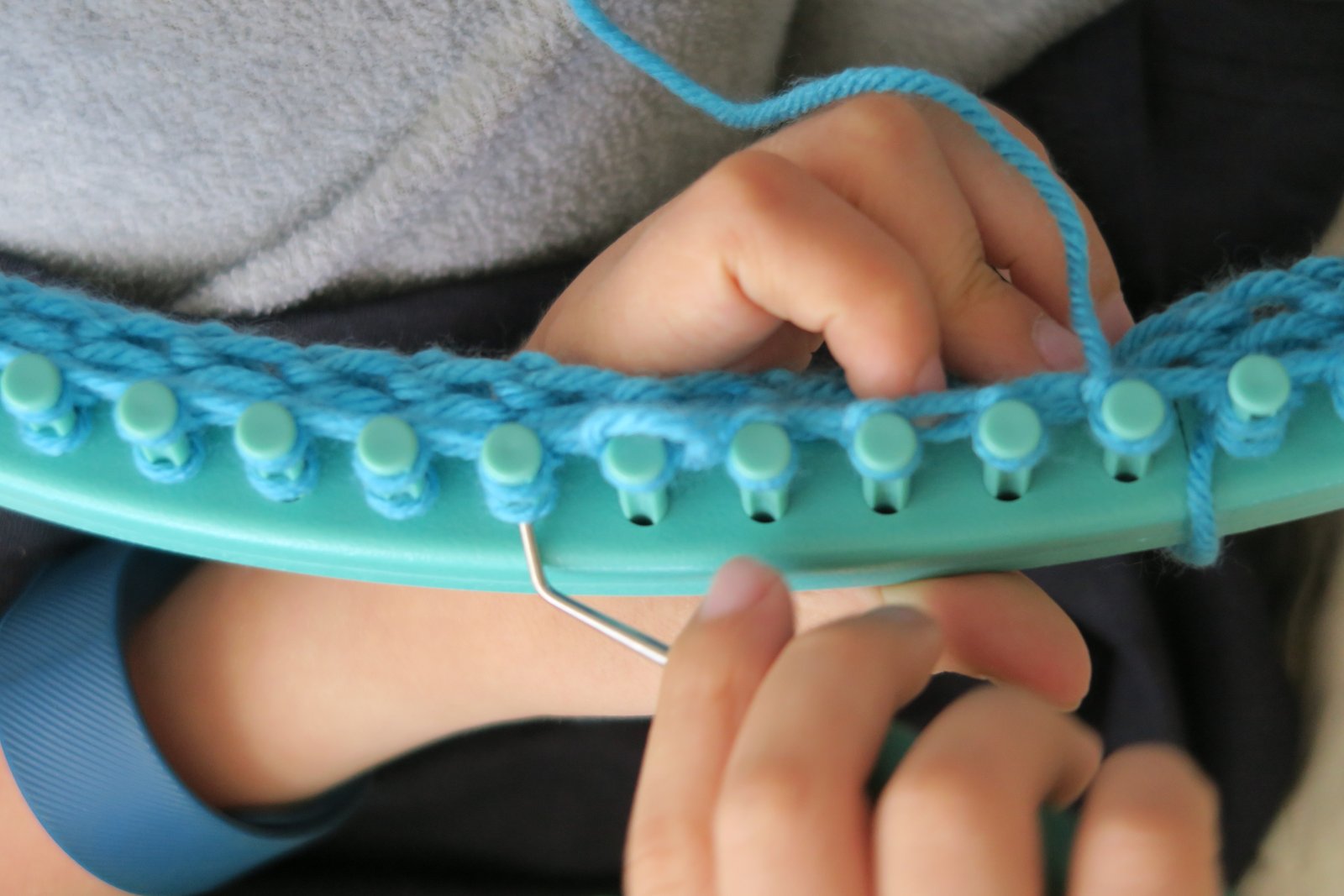 Cindy deRosier: My Creative Life: Oval Knitting Loom Project #1: Beanie!