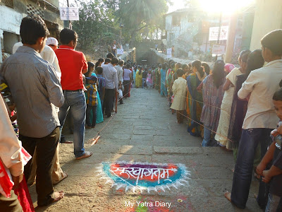Darshan queue at the Jogeshwar Mahadeo temple during Shravan, Mumbai