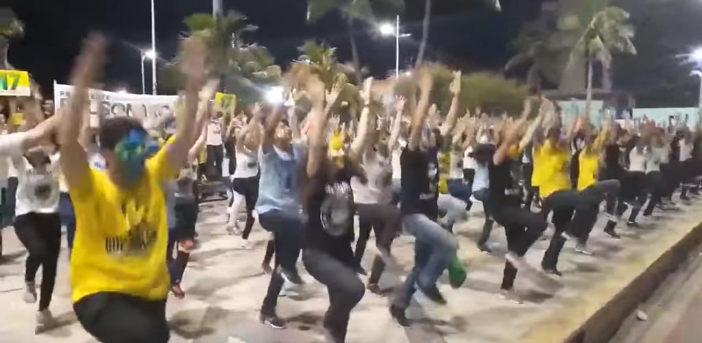 Grupo cria dança pró-Bolsonaro em Fortaleza; veja o vídeo