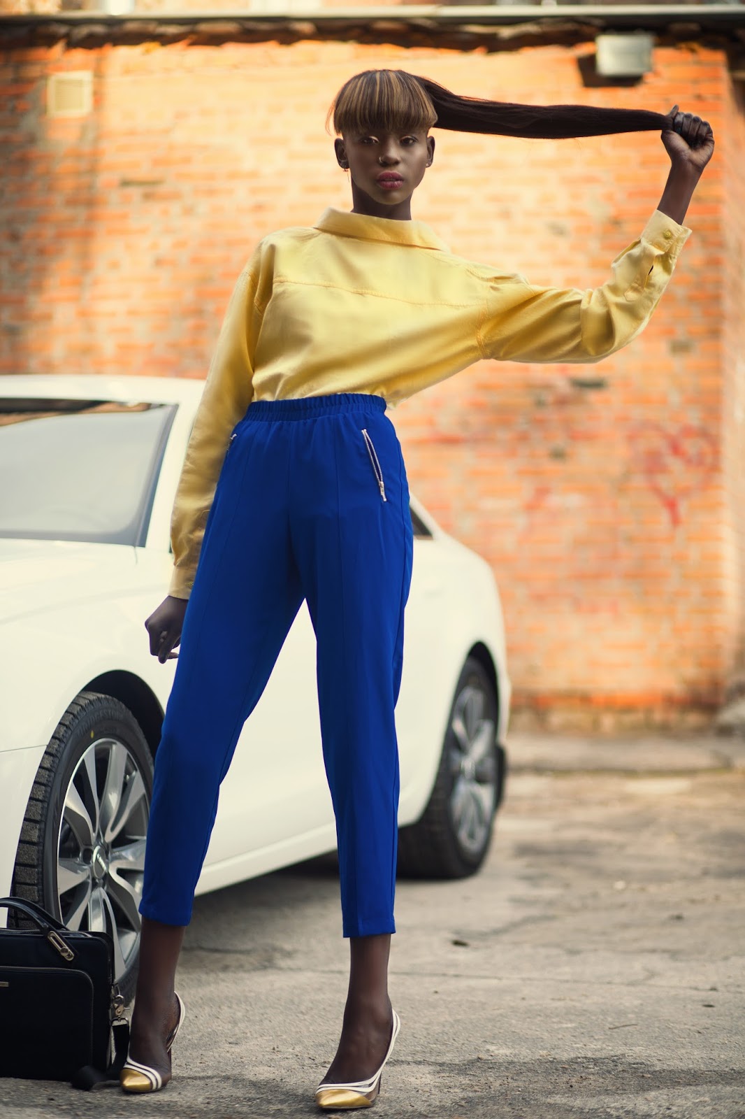 HOW TO WEAR YOUR SHIRT BACKWARDS. SUIGENERIS FASHION