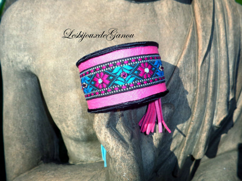 Manchette ethnique Fuschia et turquoise Manchette ethnique Fuschia et turquoise