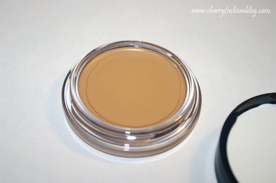 MaxFactor Miracle Touch foundation Review
