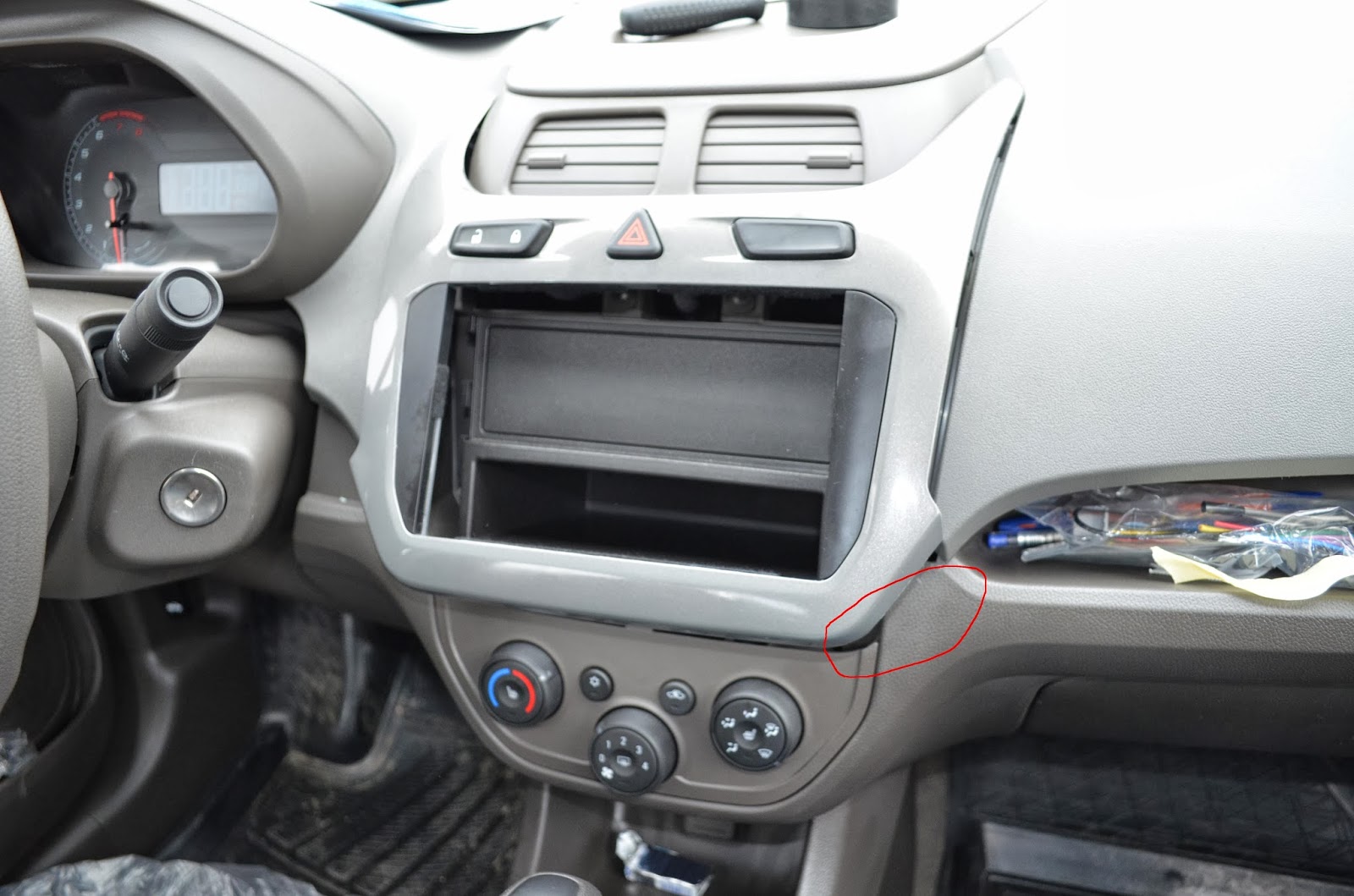 Chevrolet cobalt 2 multimedia. 5 106 л. Chevrolet cobalt 2 narxi. магнитола на шевроле кобальт 2013. Chevrolet cobalt 2013 автомат салон.