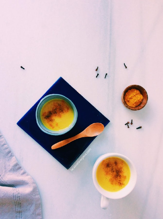 Golden milk Leche dorada Cúrcuma latte