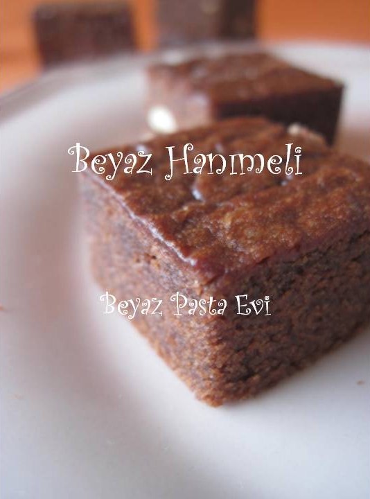 BEYAZ HANIMELİ Fındıklı ıslak kek