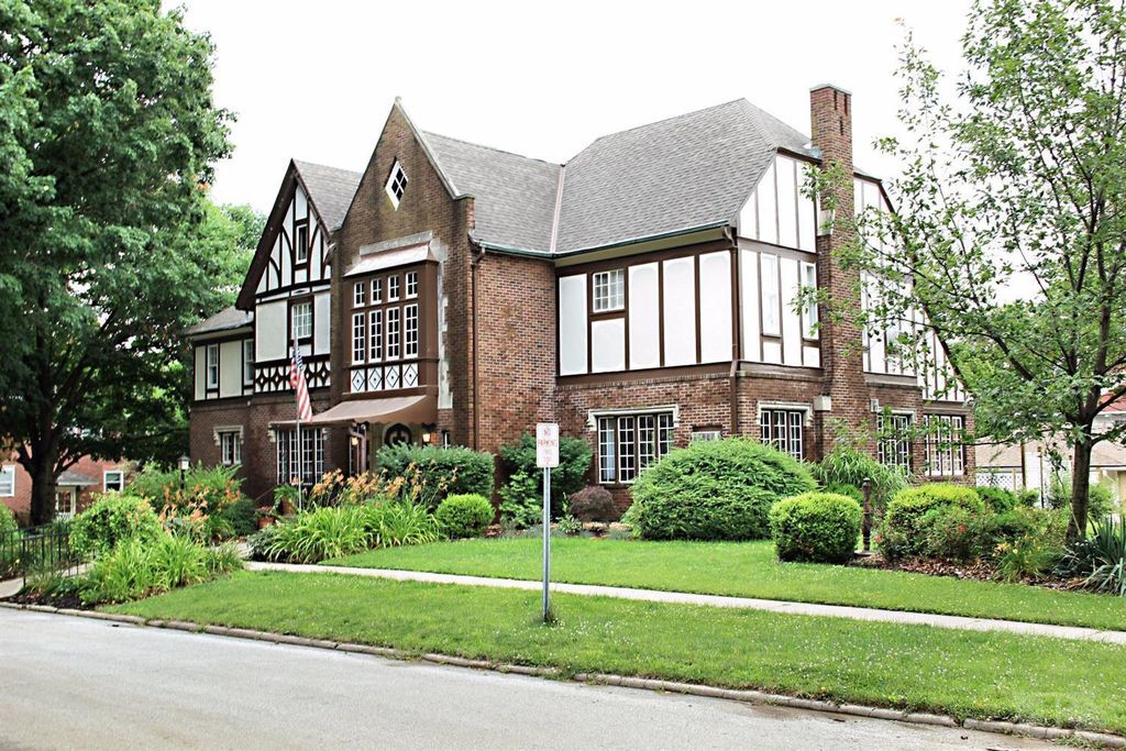 Sweet House Dreams Hysham House, 1900 Tudor in Red Oak, Iowa