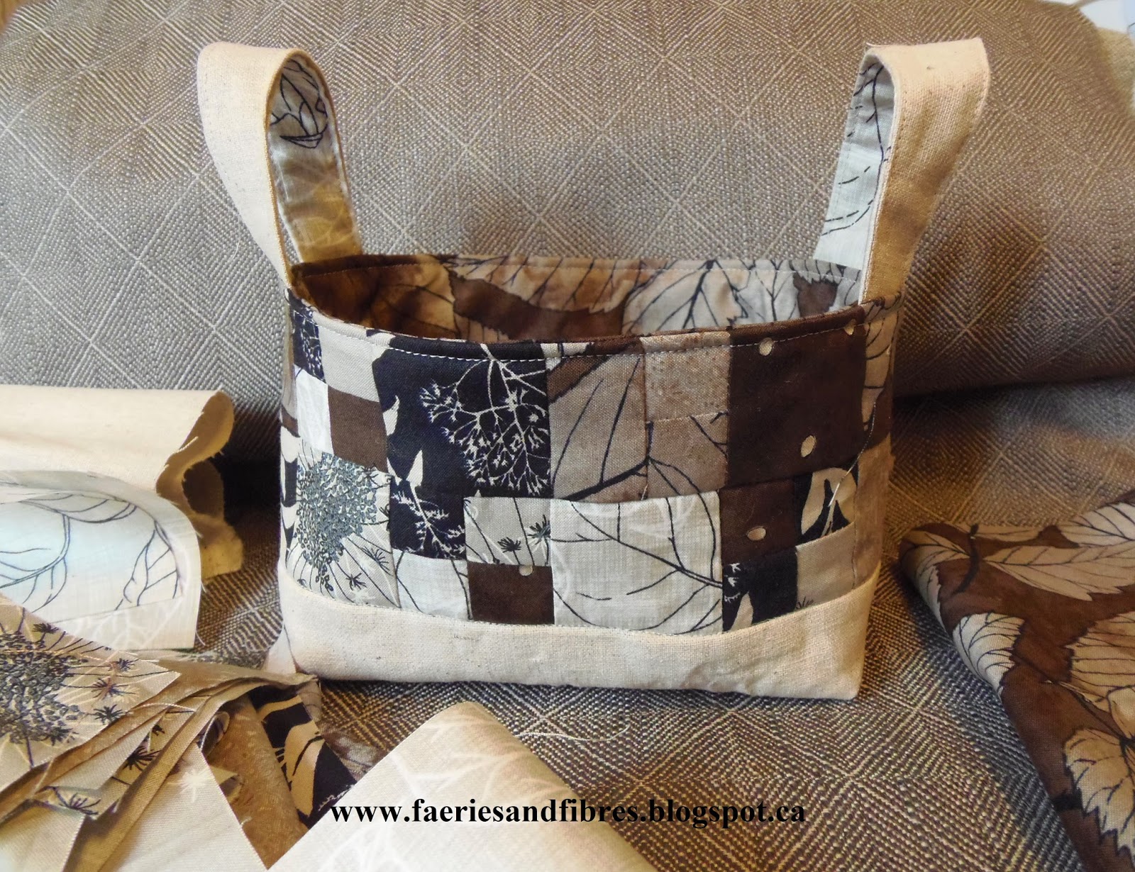 Faeries and Fibres Quilting Feathers in Setting Triangles