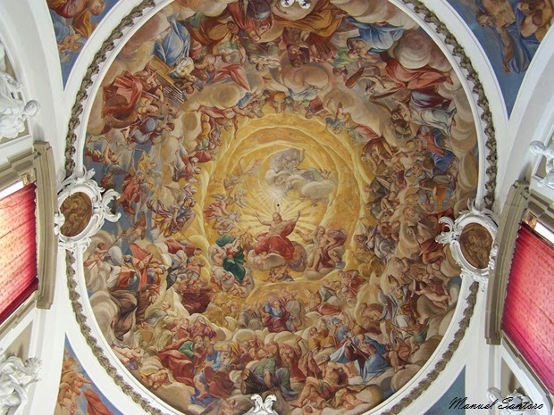Pescocostanzo, Basilica di Santa Maria del Colle. La "Collegiata" Pescocostanzo, Basilica di Santa Maria del Colle. La "Collegiata"