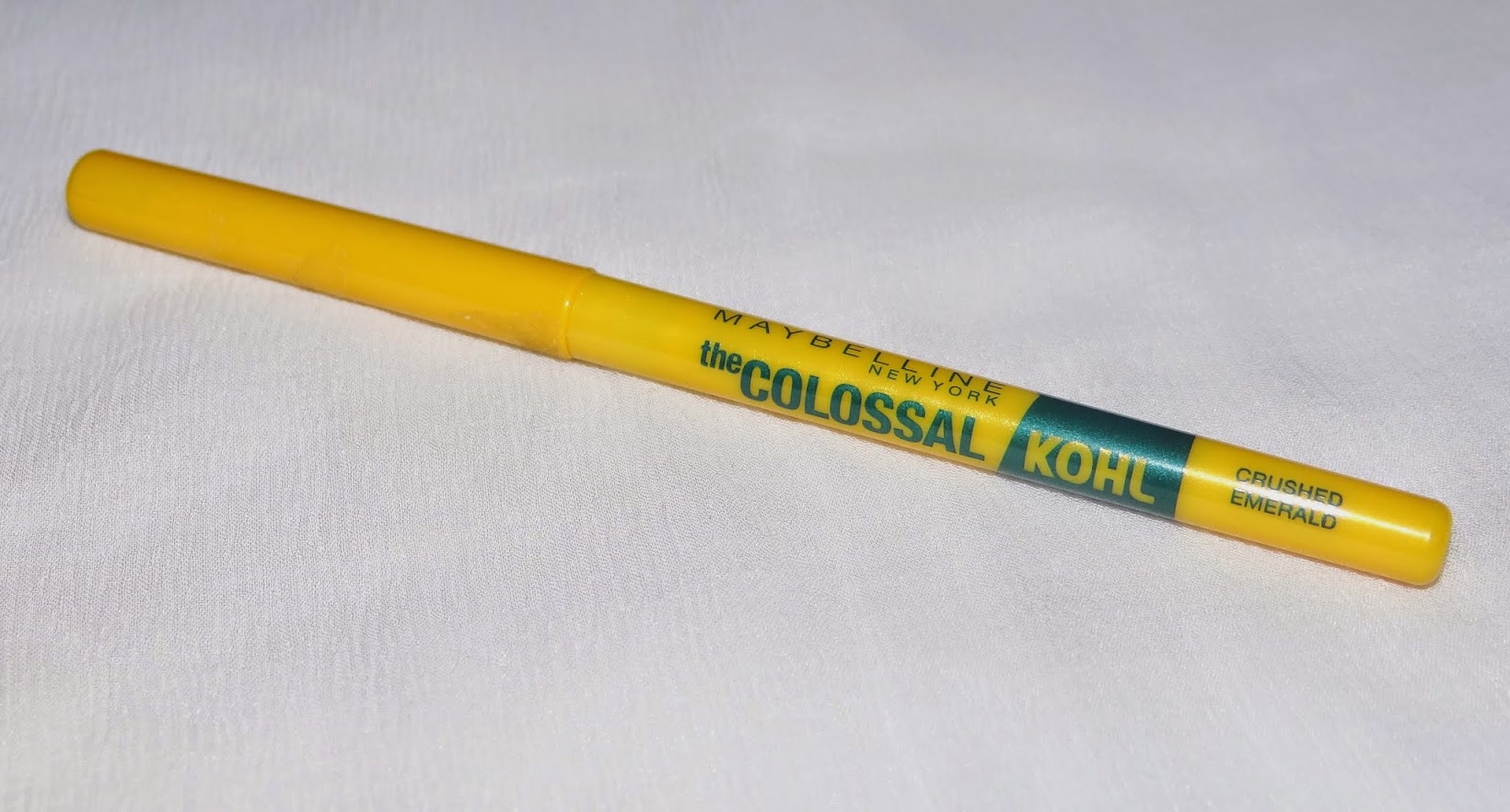Maybelline NY Colossal Kohl (Crushed Emerald)- review, swatches