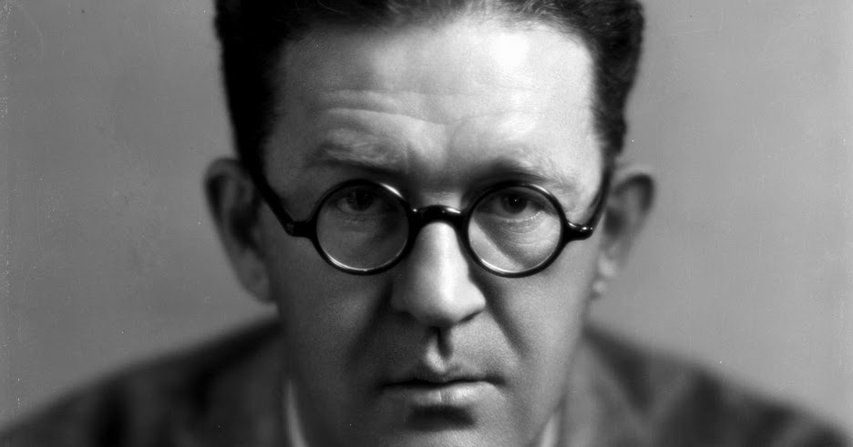 джон форд с оскаром. джон форд режиссёр. джон форд в старости. джон форд с оскаром. кинорежиссер форд.