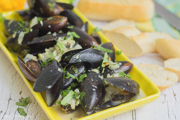 Delicious steamed mussels